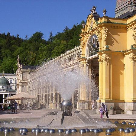 Hotel Maxim Mariánské Lázně Exteriör bild