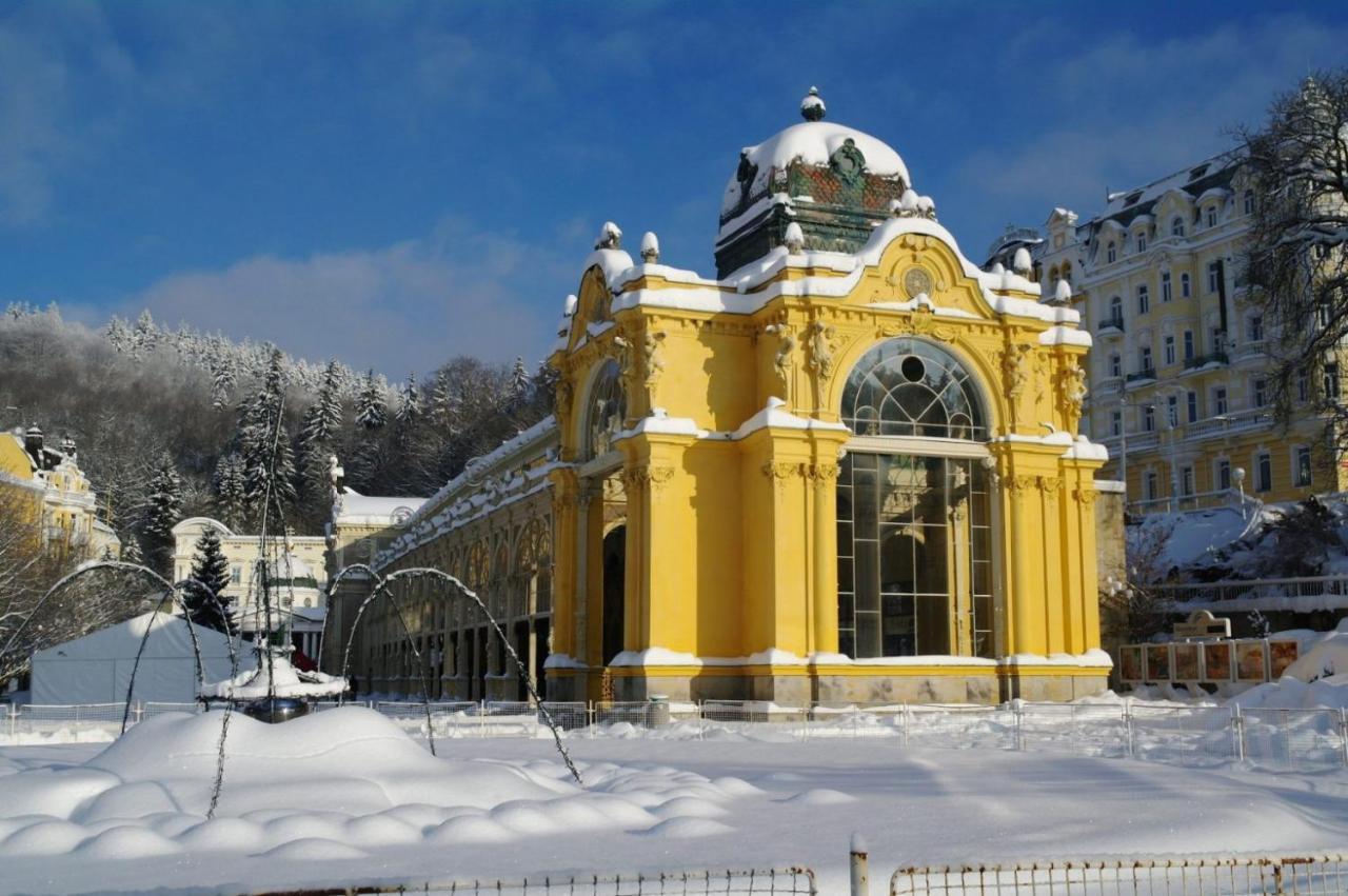 Hotel Maxim Mariánské Lázně Exteriör bild