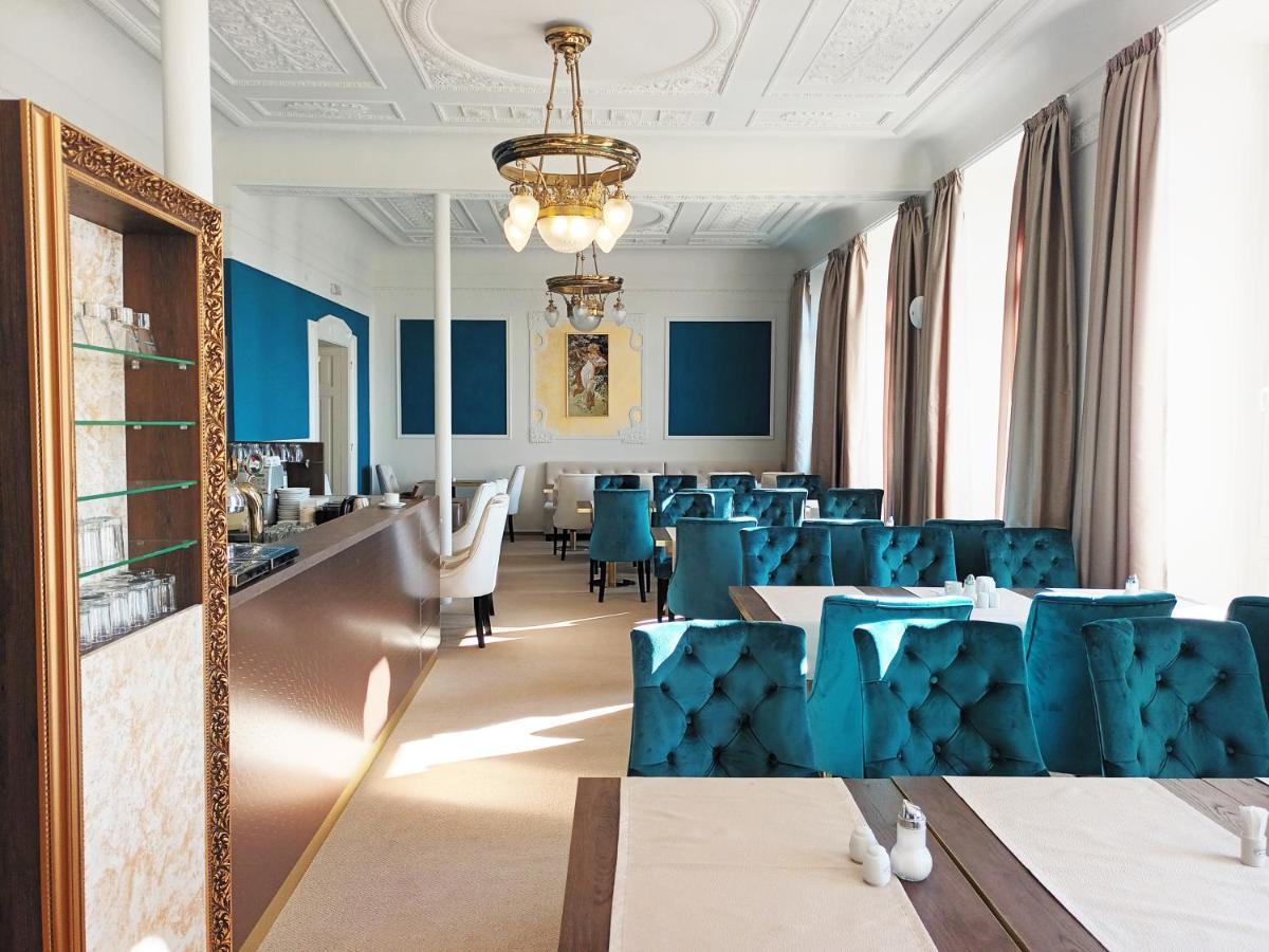 Hotel Maxim Mariánské Lázně Exteriör bild