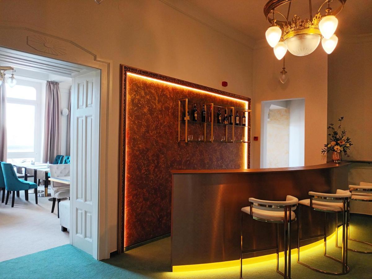 Hotel Maxim Mariánské Lázně Exteriör bild
