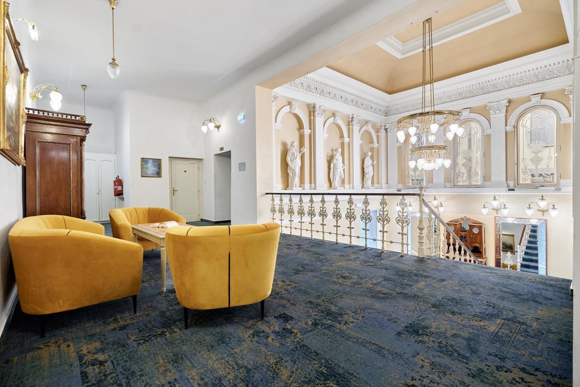 Hotel Maxim Mariánské Lázně Exteriör bild