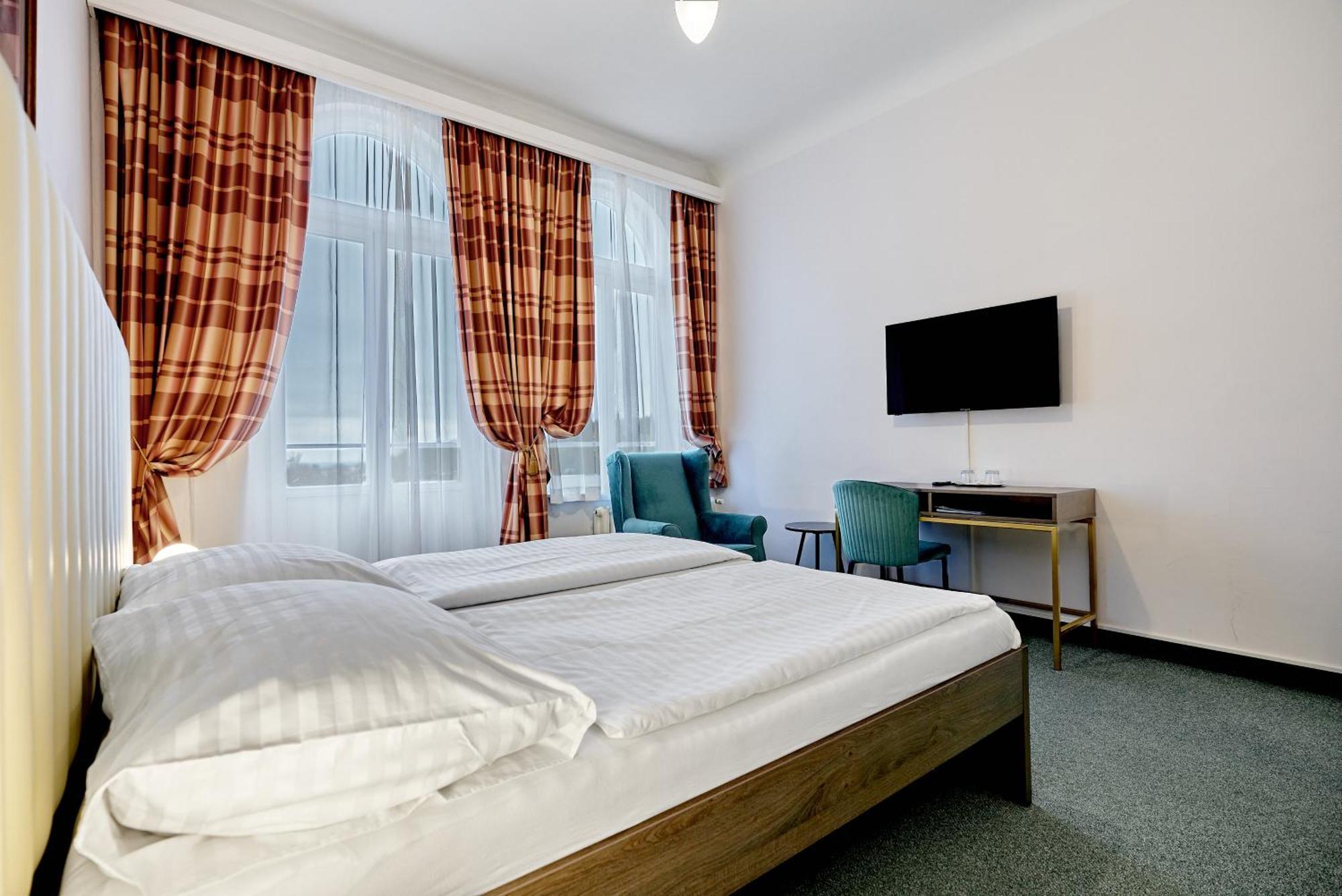 Hotel Maxim Mariánské Lázně Exteriör bild